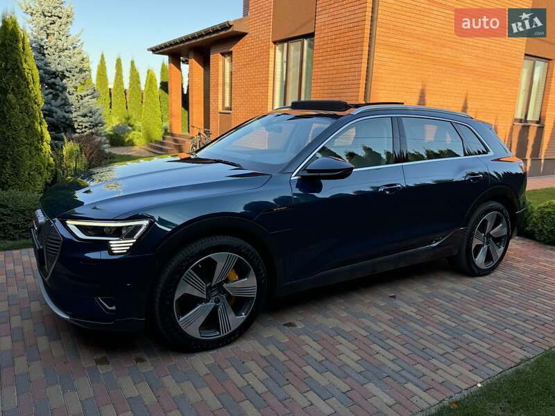 Позашляховик / Кросовер Audi e-tron 2020 в Києві