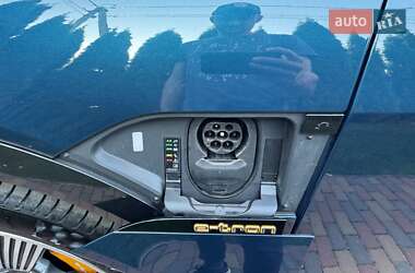 Внедорожник / Кроссовер Audi e-tron 2020 в 