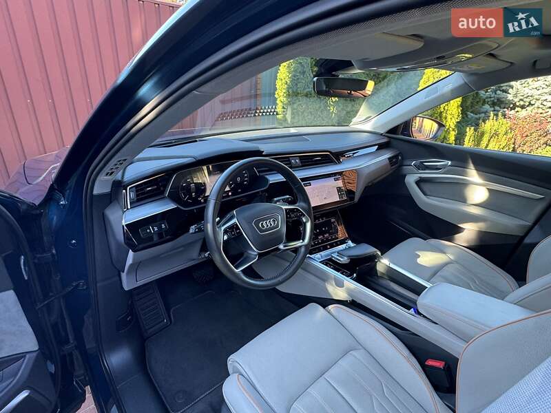 Позашляховик / Кросовер Audi e-tron 2020 в Києві
