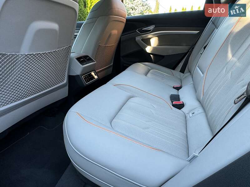 Позашляховик / Кросовер Audi e-tron 2020 в Києві