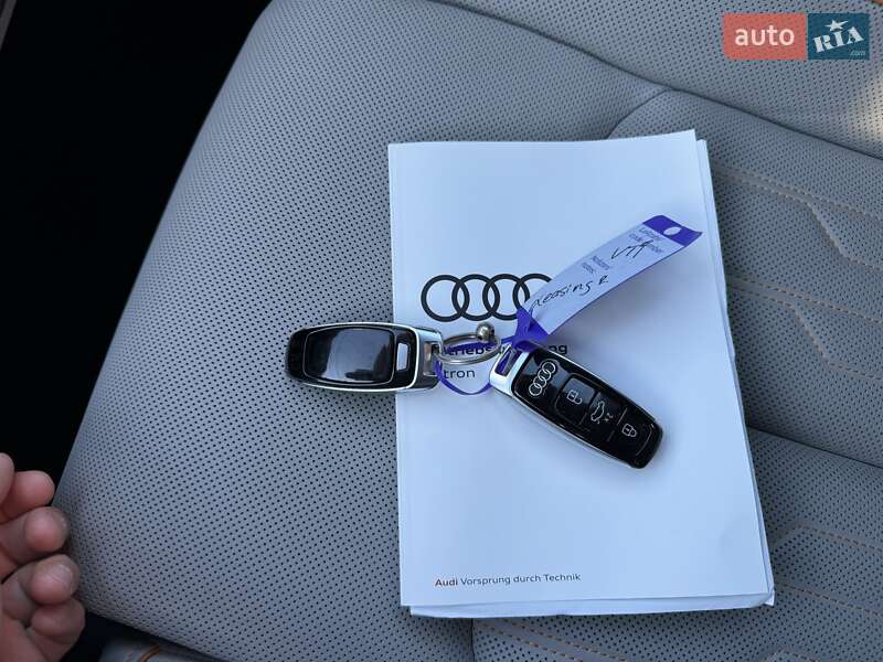Позашляховик / Кросовер Audi e-tron 2020 в Києві