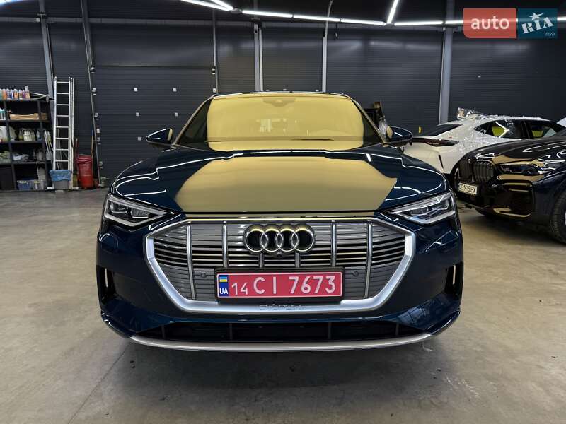 Позашляховик / Кросовер Audi e-tron 2019 в Чернівцях