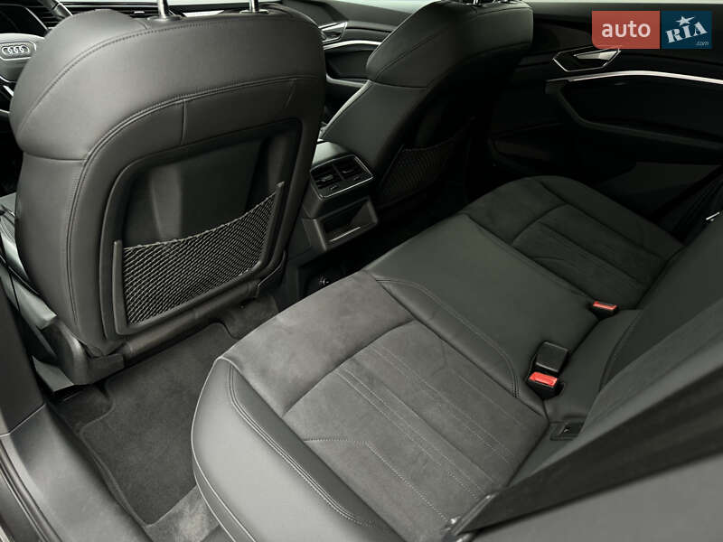 Позашляховик / Кросовер Audi e-tron 2021 в Мукачевому