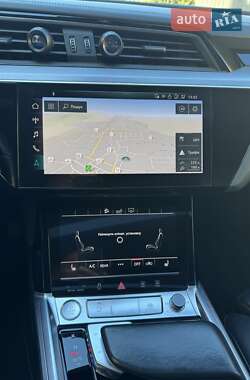 Внедорожник / Кроссовер Audi e-tron 2018 в 
