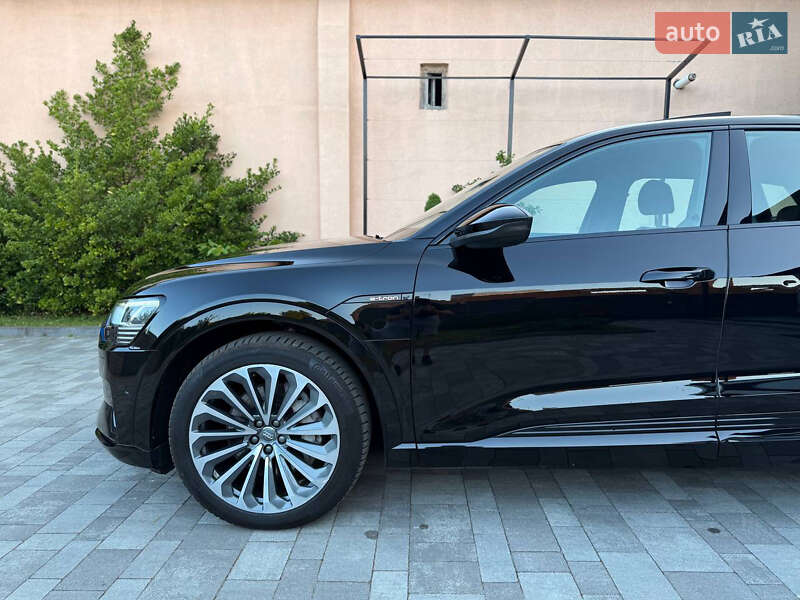 Внедорожник / Кроссовер Audi e-tron 2020 в Мукачево