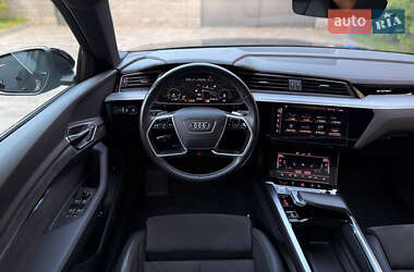 Позашляховик / Кросовер Audi e-tron 2020 в 
