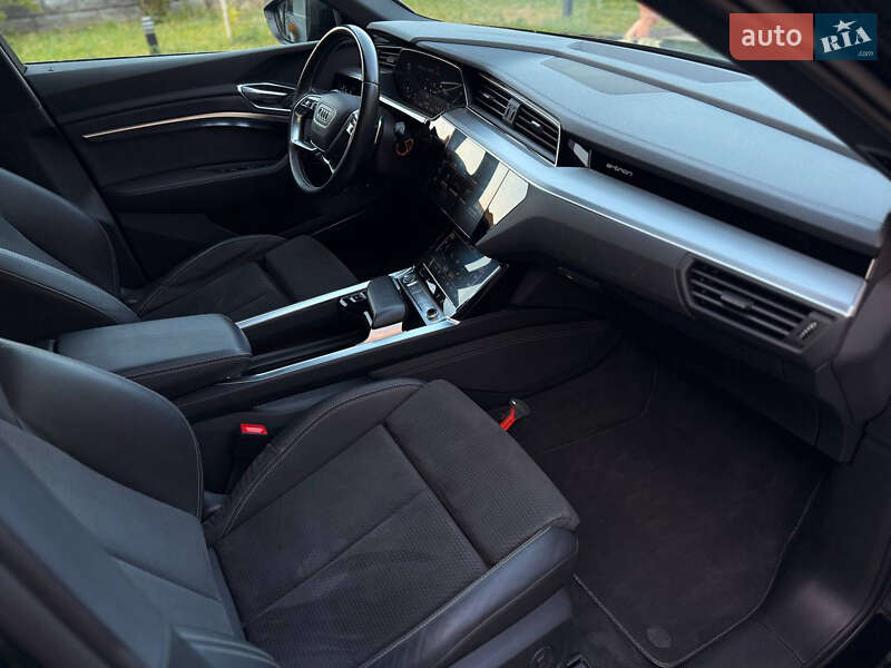Внедорожник / Кроссовер Audi e-tron 2020 в Мукачево