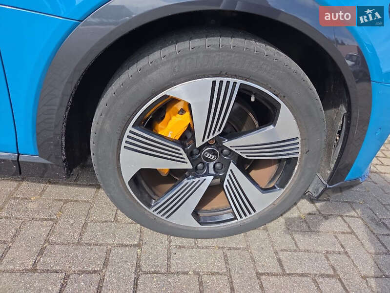 Внедорожник / Кроссовер Audi e-tron 2019 в Харькове