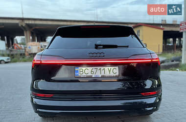 Позашляховик / Кросовер Audi e-tron 2019 в 