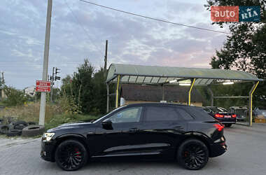 Позашляховик / Кросовер Audi e-tron 2019 в 