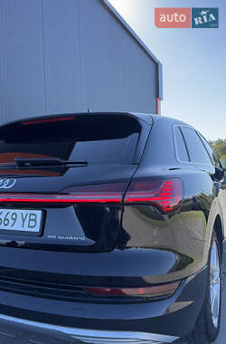 Внедорожник / Кроссовер Audi e-tron 2019 в 
