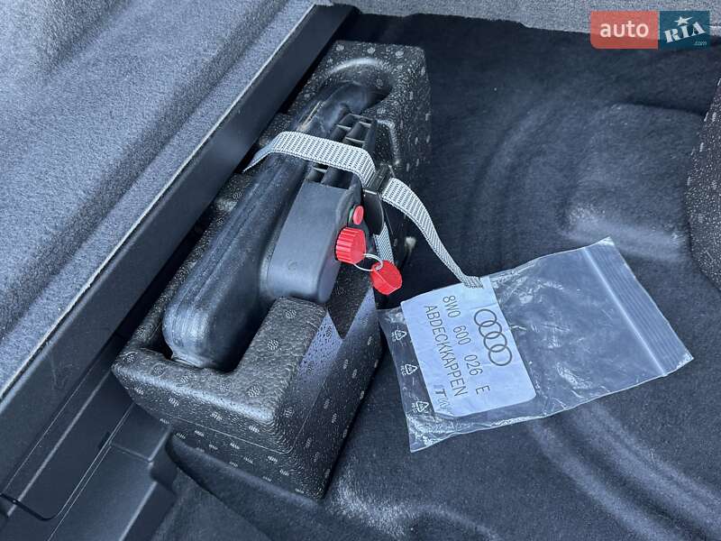 Позашляховик / Кросовер Audi e-tron 2021 в Дніпрі