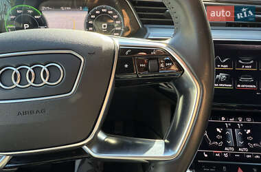 Внедорожник / Кроссовер Audi e-tron 2019 в 