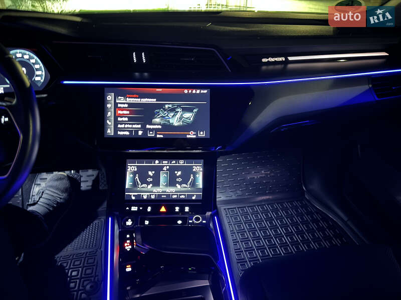 Позашляховик / Кросовер Audi e-tron 2021 в Житомирі