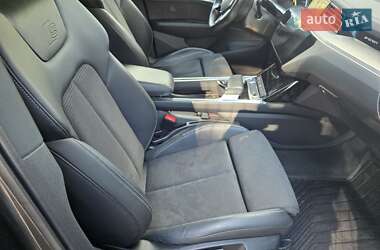 Позашляховик / Кросовер Audi e-tron 2021 в 