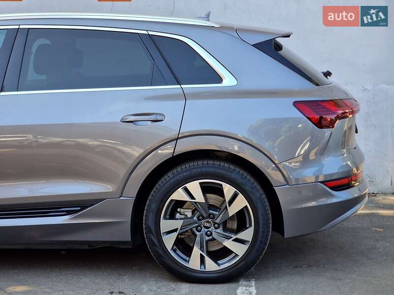 Внедорожник / Кроссовер Audi e-tron 2021 в Одессе