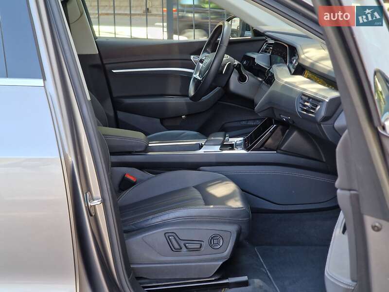 Внедорожник / Кроссовер Audi e-tron 2021 в Одессе