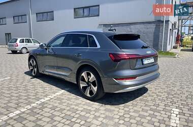 Позашляховик / Кросовер Audi e-tron 2019 в 