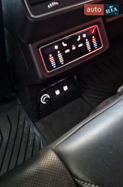 Внедорожник / Кроссовер Audi e-tron 2019 в 