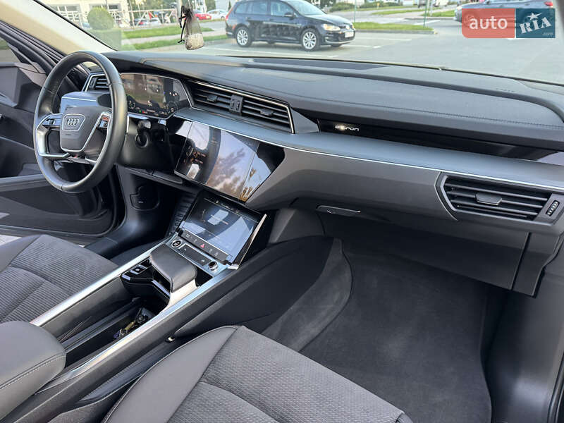 Позашляховик / Кросовер Audi e-tron 2023 в Хмельницькому
