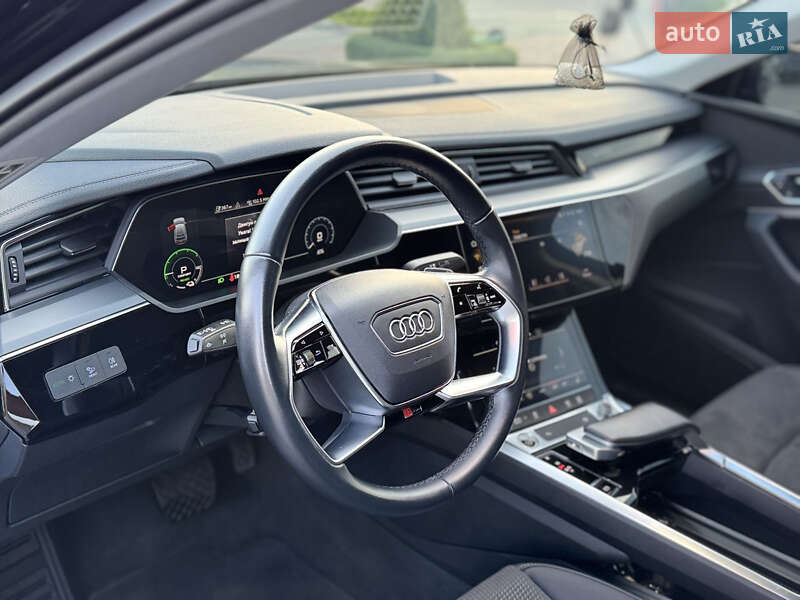 Позашляховик / Кросовер Audi e-tron 2023 в Хмельницькому