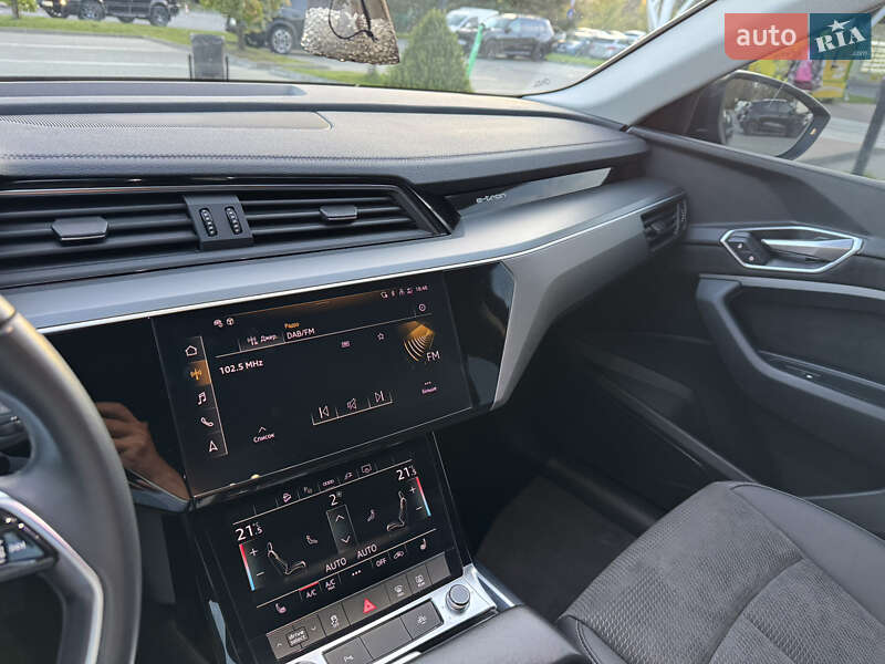 Позашляховик / Кросовер Audi e-tron 2023 в Хмельницькому