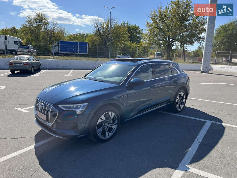 Позашляховик / Кросовер Audi e-tron 2020 в Дніпрі