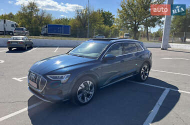 Внедорожник / Кроссовер Audi e-tron 2020 в 