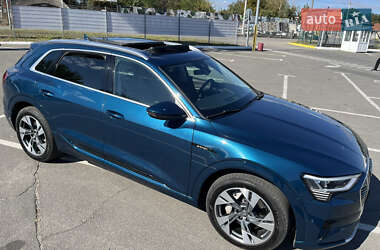 Позашляховик / Кросовер Audi e-tron 2020 в Дніпрі