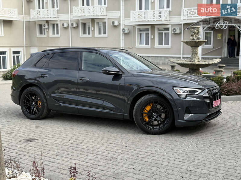 Позашляховик / Кросовер Audi e-tron 2021 в Львові