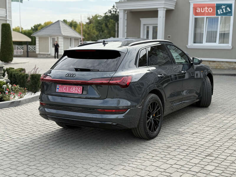 Позашляховик / Кросовер Audi e-tron 2021 в Львові