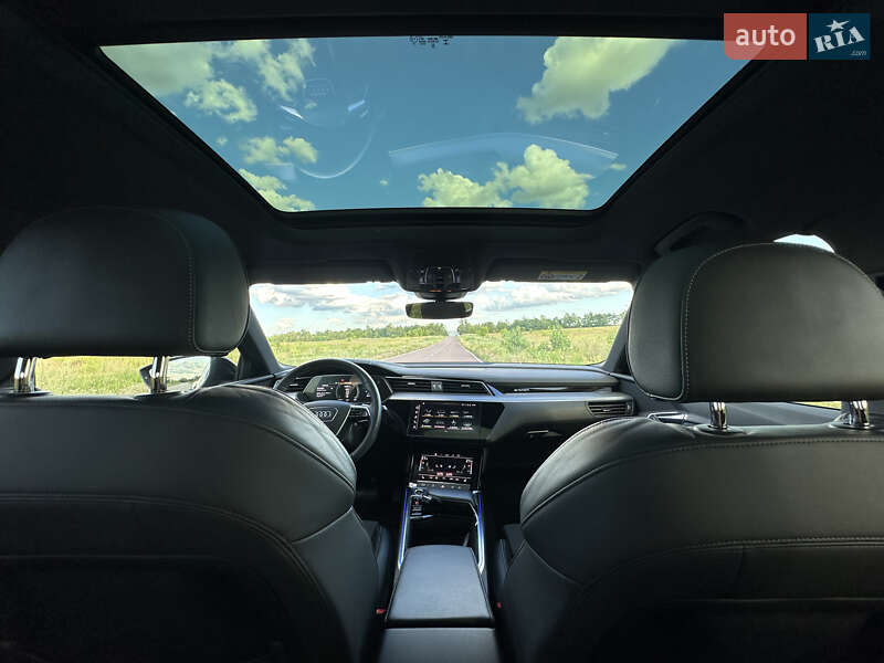 Позашляховик / Кросовер Audi e-tron 2022 в Києві