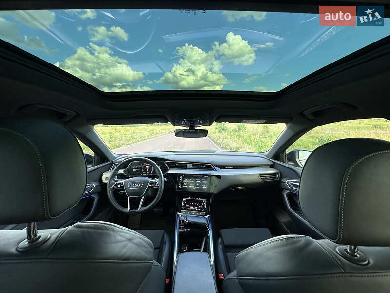 Позашляховик / Кросовер Audi e-tron 2022 в Києві