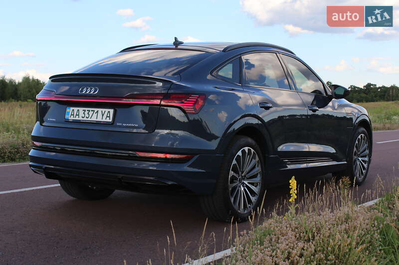 Позашляховик / Кросовер Audi e-tron 2022 в Києві