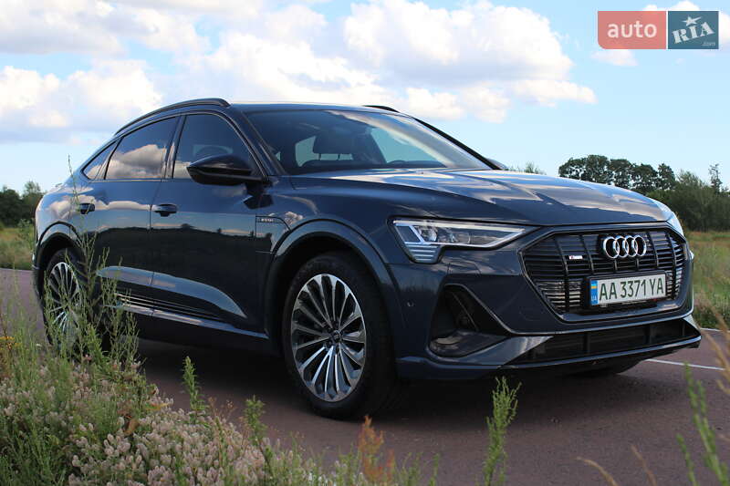 Позашляховик / Кросовер Audi e-tron 2022 в Києві