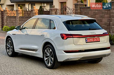 Внедорожник / Кроссовер Audi e-tron 2020 в 