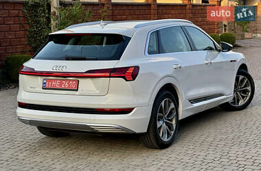Внедорожник / Кроссовер Audi e-tron 2020 в 