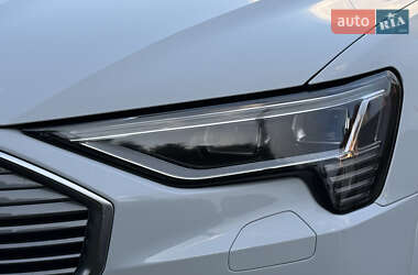 Внедорожник / Кроссовер Audi e-tron 2020 в 