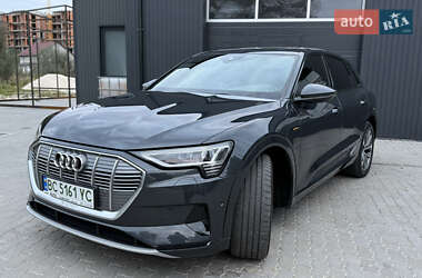 Позашляховик / Кросовер Audi e-tron 2019 в 