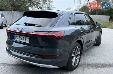 Позашляховик / Кросовер Audi e-tron 2019 в 
