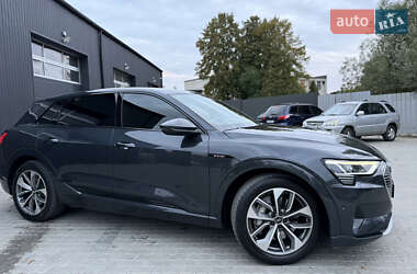Позашляховик / Кросовер Audi e-tron 2019 в 