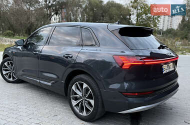 Позашляховик / Кросовер Audi e-tron 2019 в 