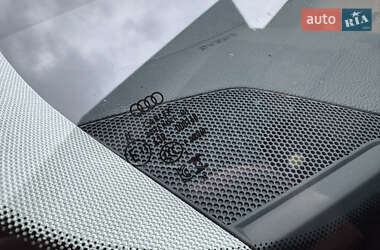 Внедорожник / Кроссовер Audi e-tron 2023 в 