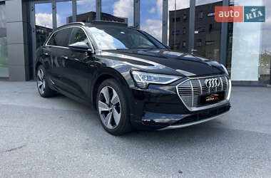 Внедорожник / Кроссовер Audi e-tron 2019 в 