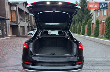 Внедорожник / Кроссовер Audi e-tron 2023 в 