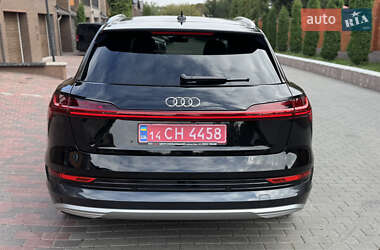 Внедорожник / Кроссовер Audi e-tron 2023 в 