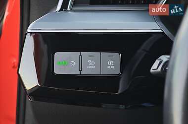 Внедорожник / Кроссовер Audi e-tron 2021 в 