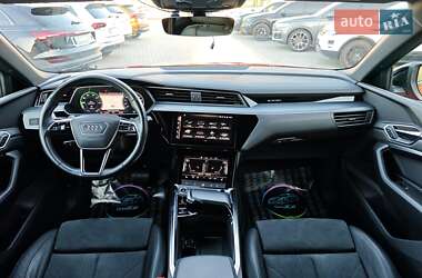 Внедорожник / Кроссовер Audi e-tron 2021 в 
