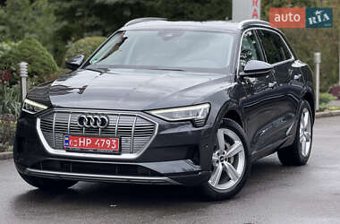 Внедорожник / Кроссовер Audi e-tron 2021 в 