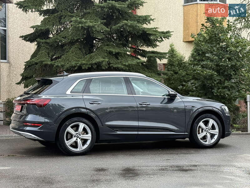Позашляховик / Кросовер Audi e-tron 2021 в Тернополі